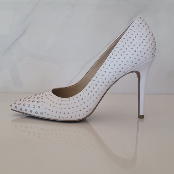 MICHAEL Michael KORS Claire white studded pointy toe heels Size 7 - Picture 4 of 12